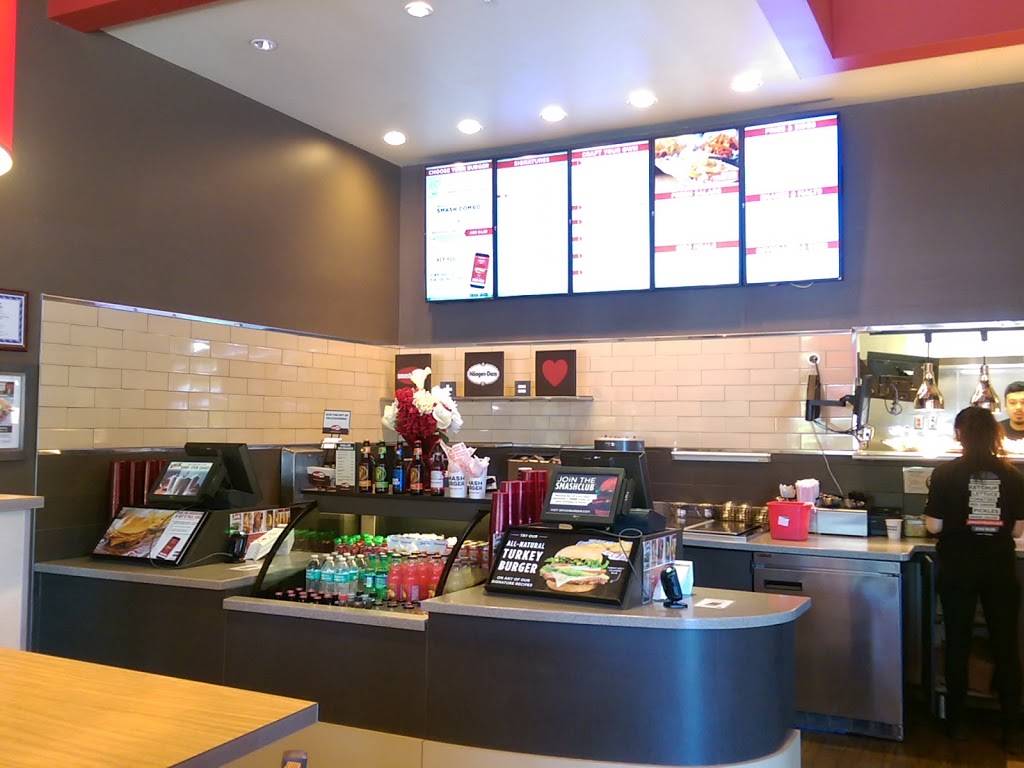 Smashburger | restaurant | 3948 Rivermark Plaza, Santa Clara, CA 95054, USA | 4082909660 OR +1 408-290-9660