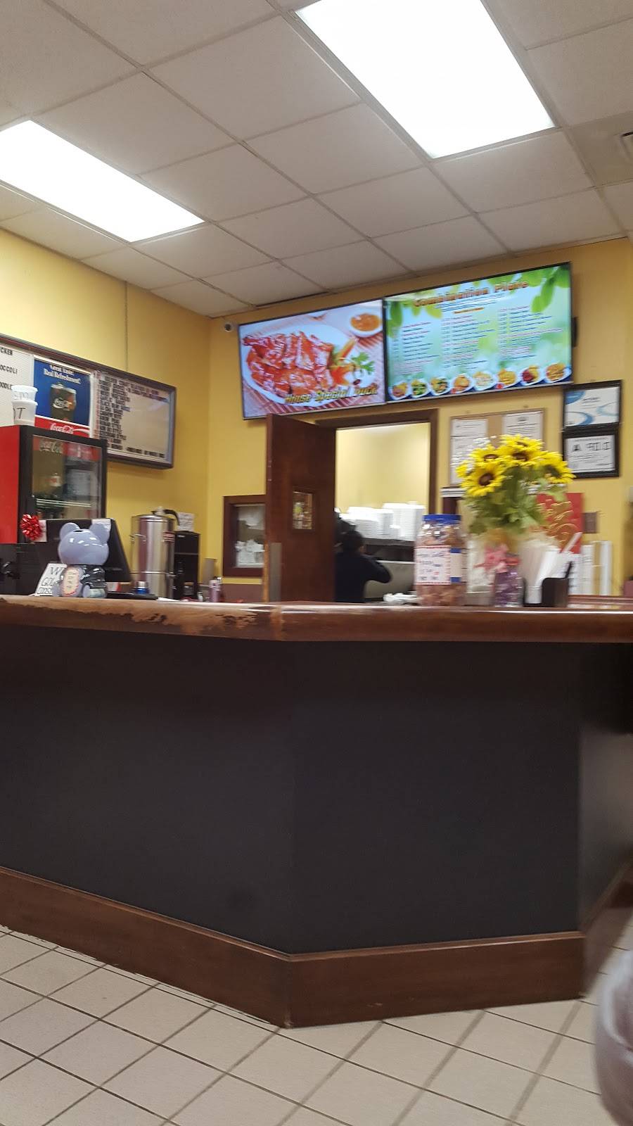 Golden Coast II | restaurant | J, 3020 Prosperity Church Rd, Charlotte, NC 28269, USA | 7045949944 OR +1 704-594-9944