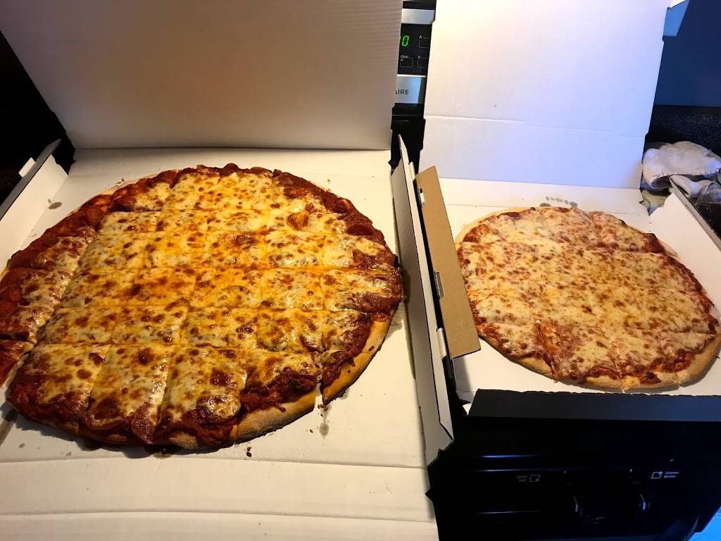 Raydee Magoos | restaurant | 408 W 37th Ave, Hobart, IN 46342, USA | 2199639705 OR +1 219-963-9705