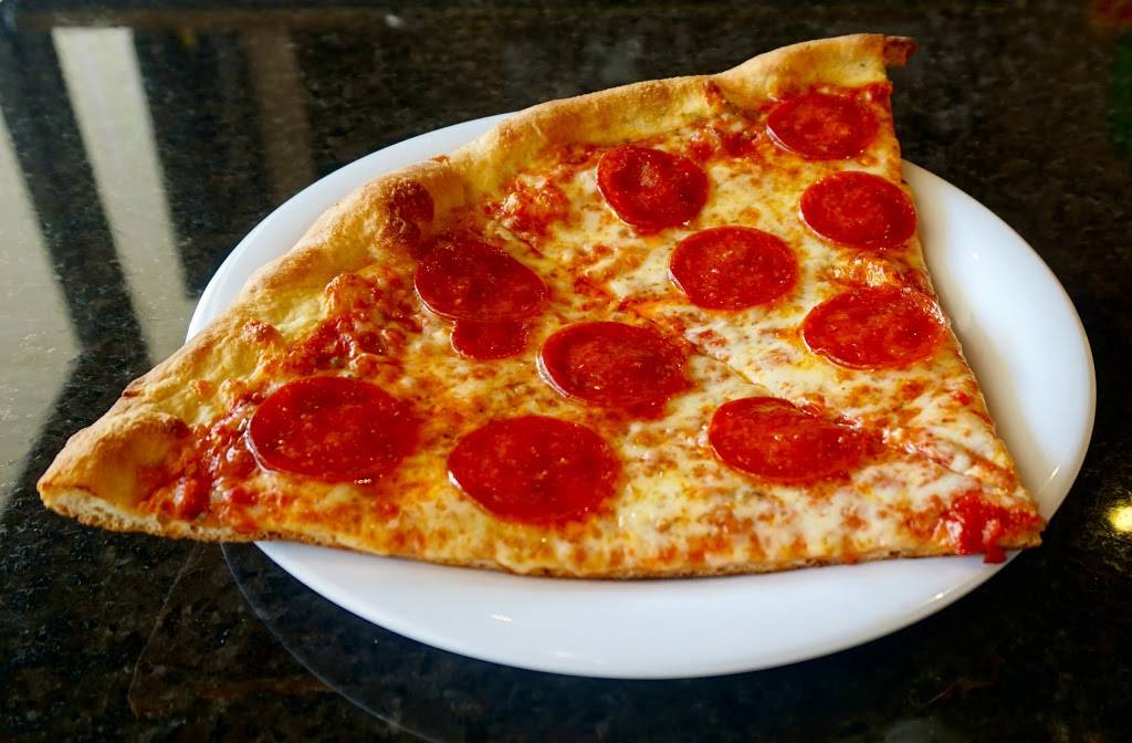 Giannis NY Pizza | restaurant | 936 58th St N, St. Petersburg, FL 33710, USA | 7273813209 OR +1 727-381-3209