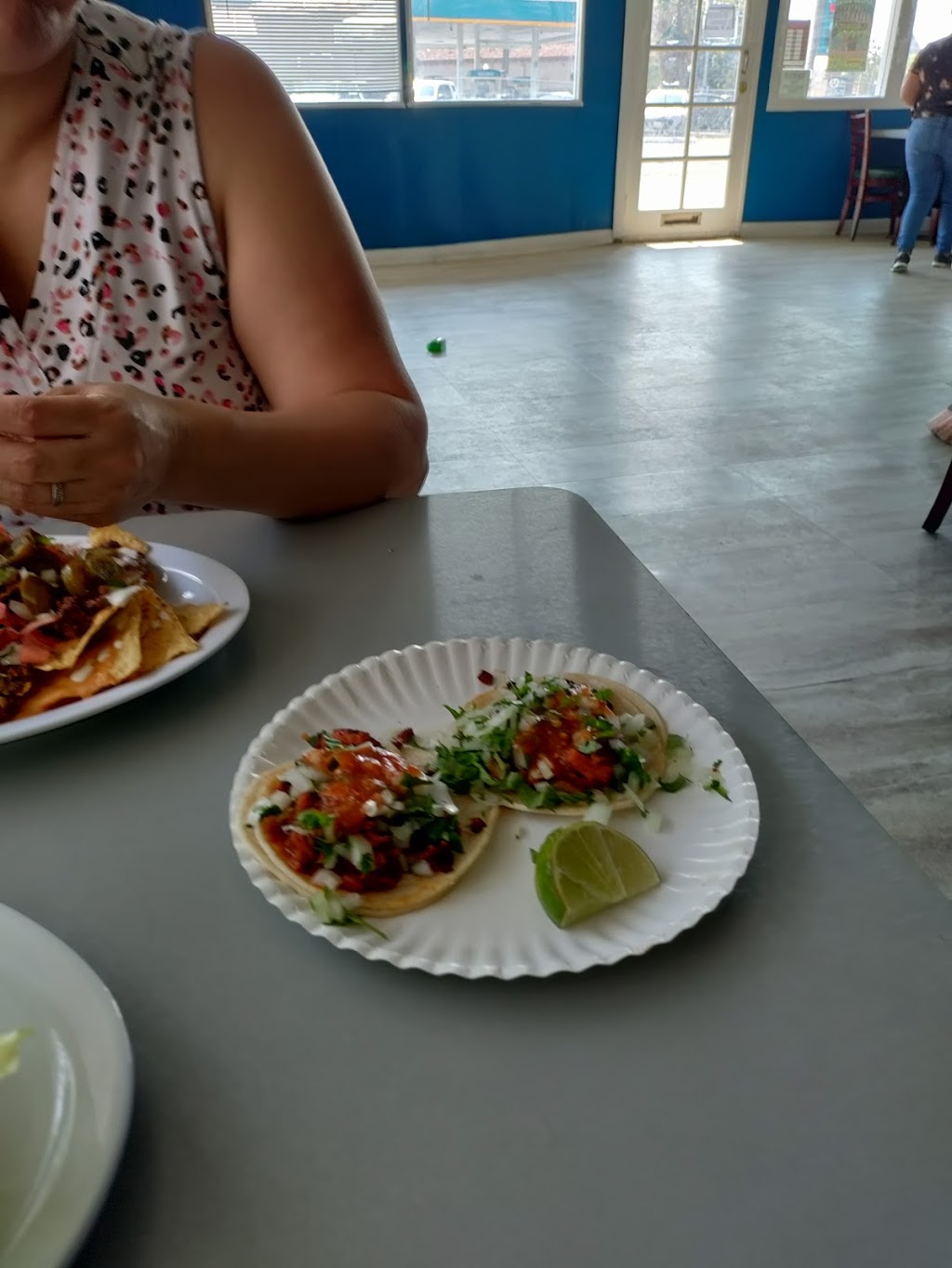 Los calentanos restaurante | restaurant | 2626 Rio Linda Blvd, Sacramento, CA 95815, USA | 9169939164 OR +1 916-993-9164