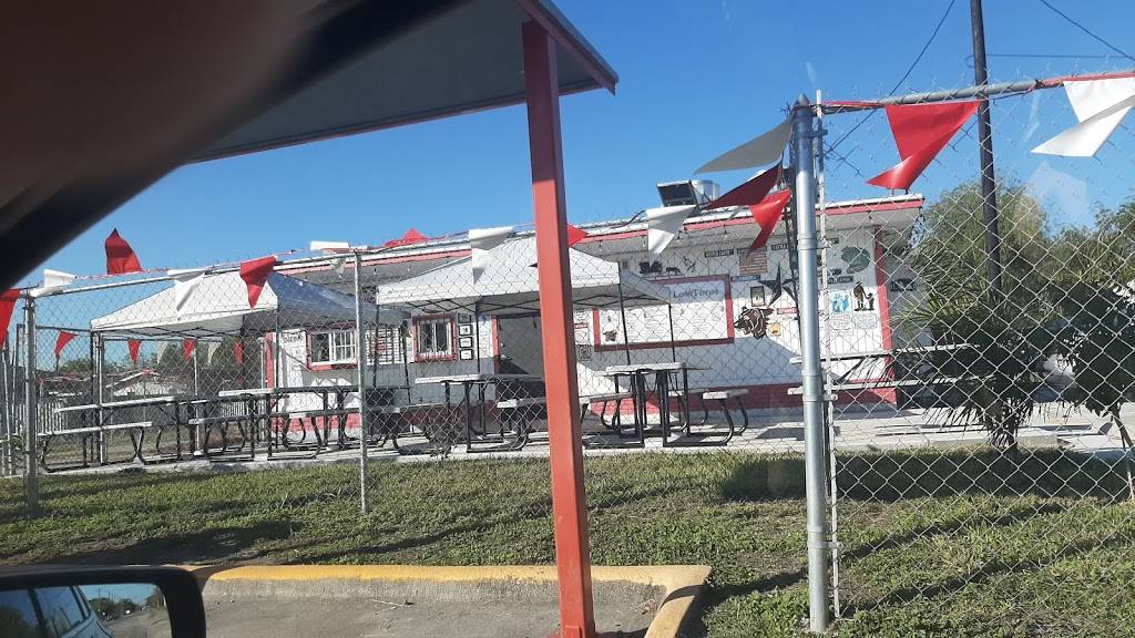 Los Toros Tacos and burgers | restaurant | 802 W Point Rd, Corpus Christi, TX 78416, USA | 3617307312 OR +1 361-730-7312