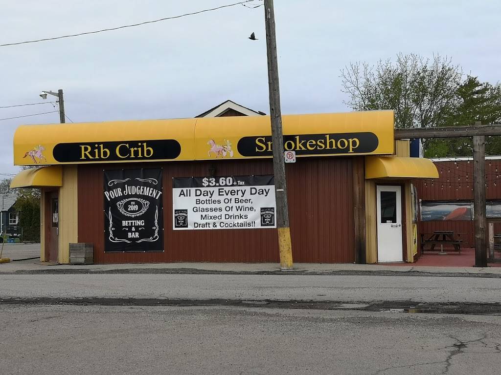 The Rib Crib & Smokeshop | restaurant | 106 Lakeport Rd, St. Catharines, ON L2N 4R1, Canada | 9059341231 OR +1 905-934-1231