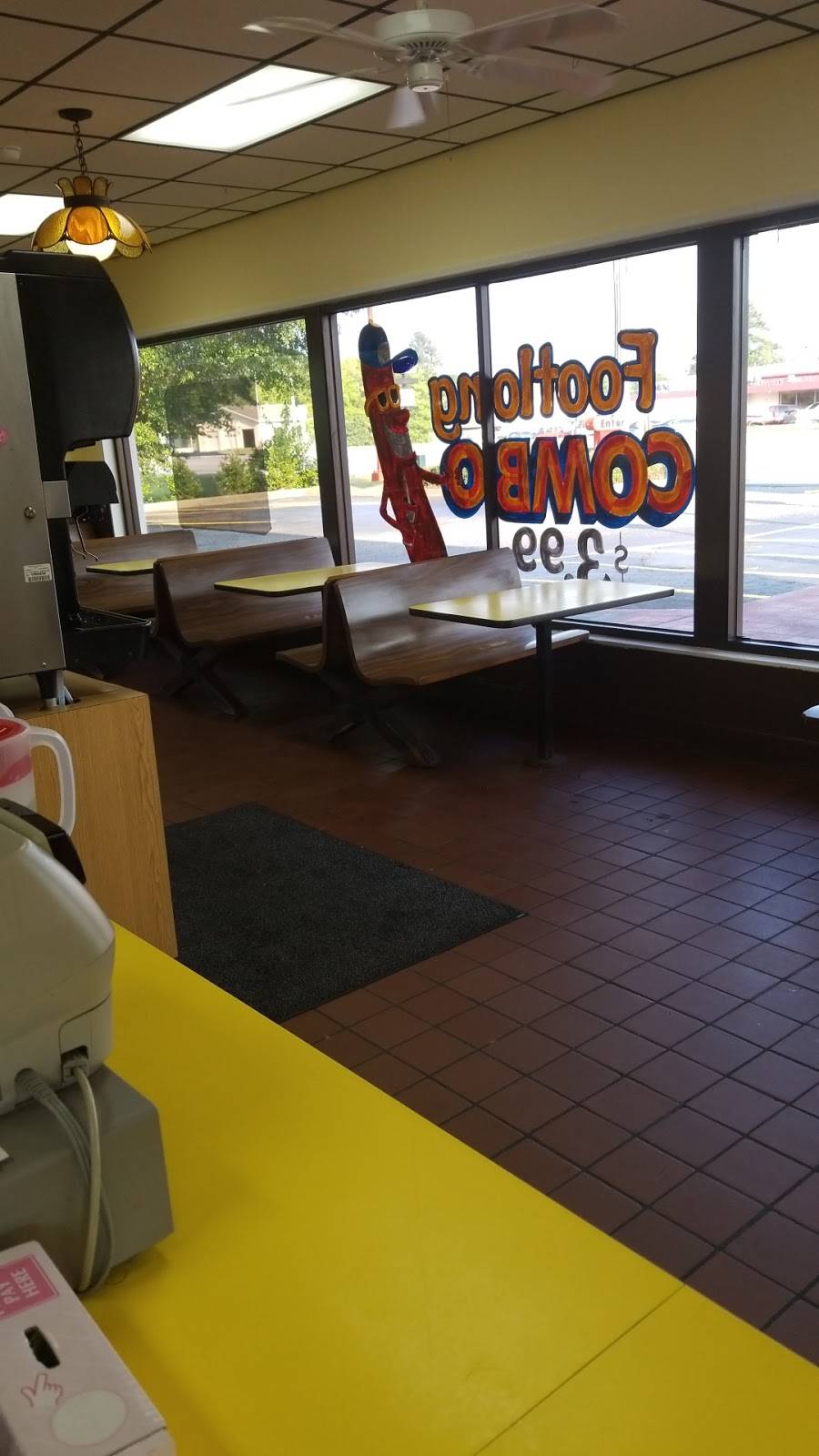 Wiener Works | restaurant | 3402 Raeford Rd, Fayetteville, NC 28303, USA | 9104843638 OR +1 910-484-3638