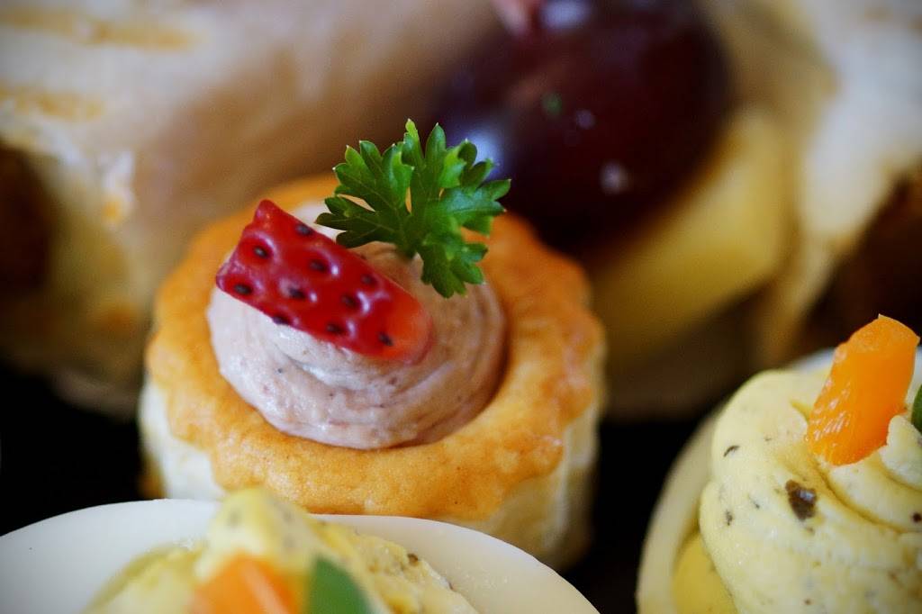 Aux Lubies Gourmandes | restaurant | 432 Rue Lafleur, Lachute, QC J8H 1R4, Canada | 4505665976 OR +1 450-566-5976