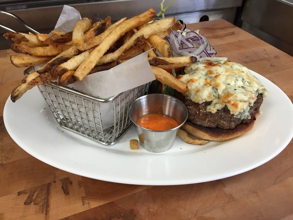 Rumson House | restaurant | 26 Ridge Rd, Rumson, NJ 07760, USA | 7328522650 OR +1 732-852-2650