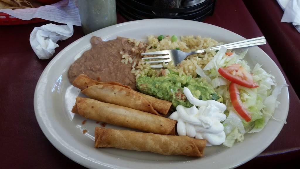 El Torreon Full Bar Restaurant | restaurant | 1505 Culebra Rd, San Antonio, TX 78201, USA | 2107360756 OR +1 210-736-0756