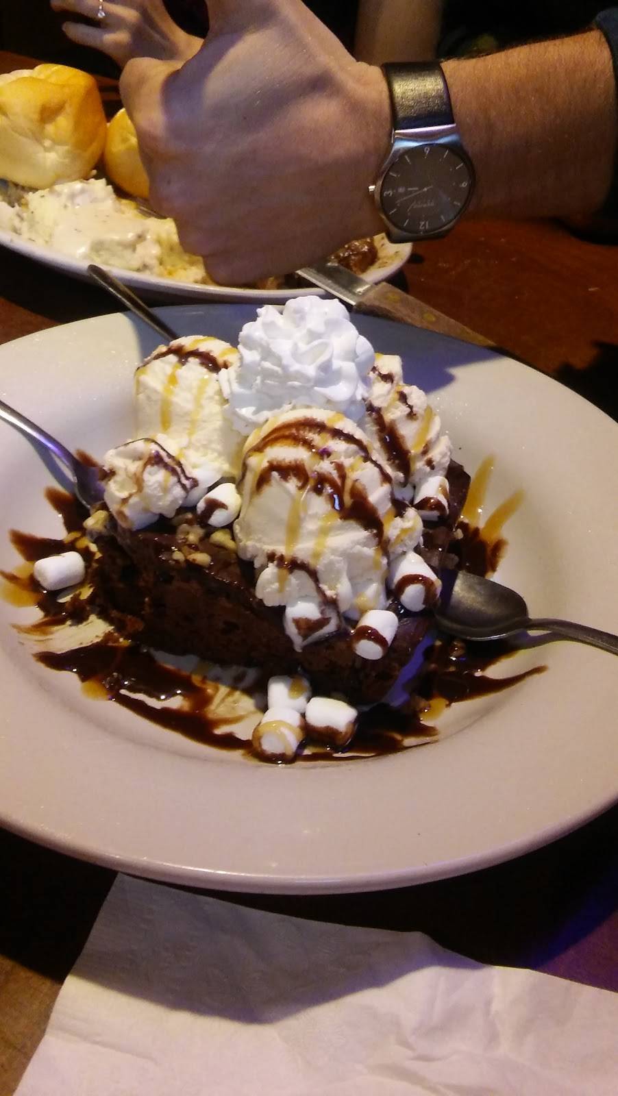 Logans Roadhouse | restaurant | 6804 Charlotte Pike, Nashville, TN 37209, USA | 6153535989 OR +1 615-353-5989