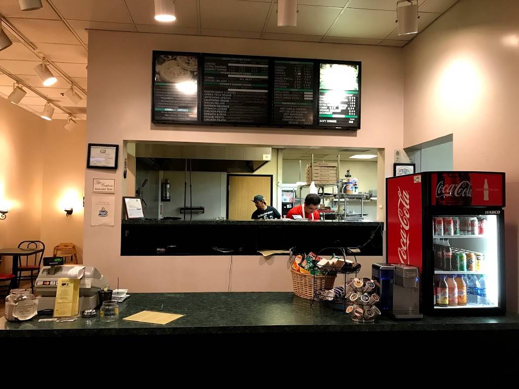 Uptown Pizza | restaurant | 2200 Outlet Center Dr #440, Oxnard, CA 93036, USA | 8059834151 OR +1 805-983-4151