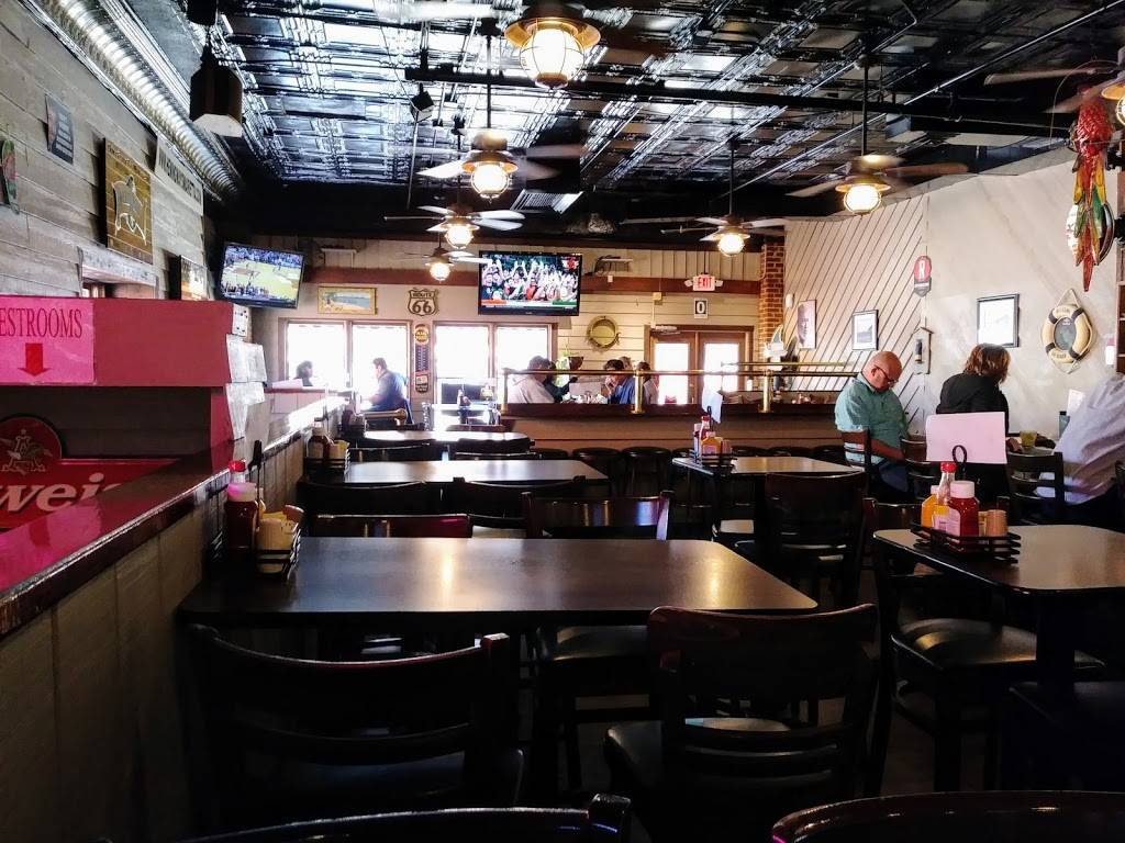 Hemingways Bar & Grill | restaurant | 29 W Park Square, Marietta, GA 30060, USA | 7704275445 OR +1 770-427-5445