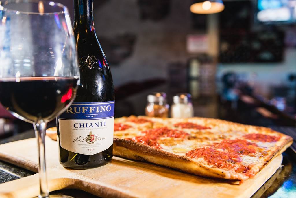 Gavinos Pizzeria & Italian Restaurant (Bearden) | meal delivery | 5211 Kingston Pike, Knoxville, TN 37919, USA | 8652005571 OR +1 865-200-5571