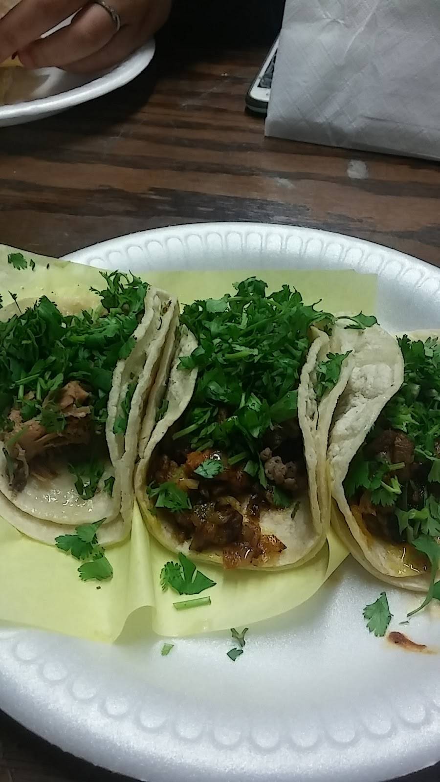 Douglas Burger # 5 | restaurant | 11939 Firestone Blvd, Norwalk, CA 90650, USA | 5628643155 OR +1 562-864-3155