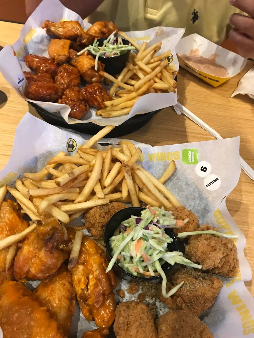 Buffalo Wild Wings | meal takeaway | 1699 W Lacey Blvd, Hanford, CA 93230, USA | 5595831262 OR +1 559-583-1262