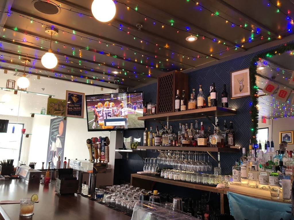 Juniors on Harrison | restaurant | 789 Harrison Ave, New Orleans, LA 70124, USA | 5047666902 OR +1 504-766-6902