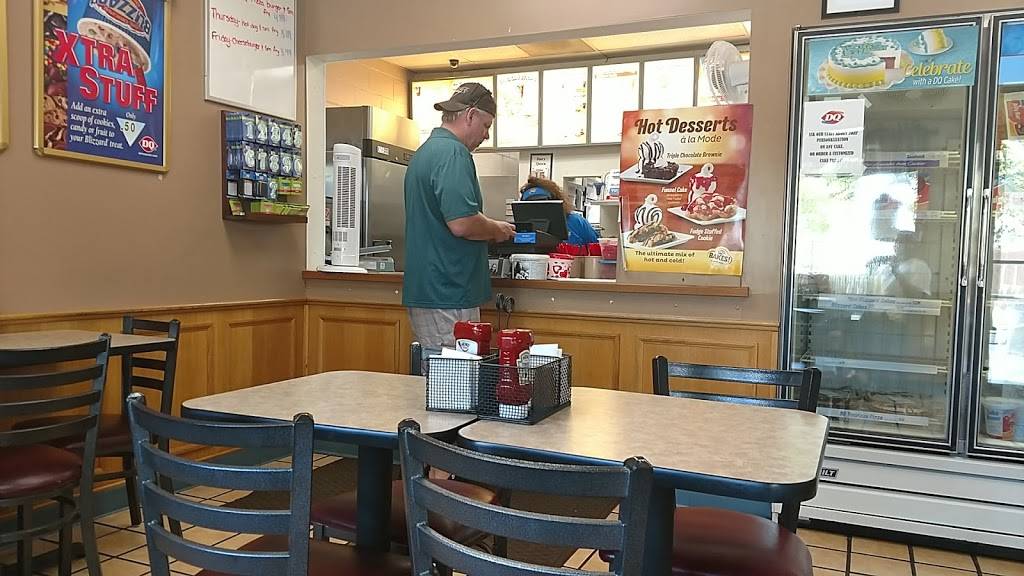 Dairy Queen | restaurant | 2100 6th St SW, Cedar Rapids, IA 52404, USA | 3193620785 OR +1 319-362-0785