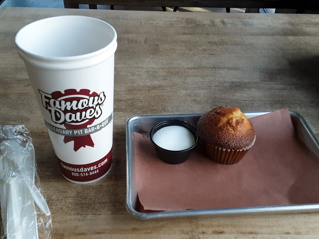 Famous Daves Quick Que | restaurant | 4480 Paradise Rd, Las Vegas, NV 89169, USA | 7028797910 OR +1 702-879-7910