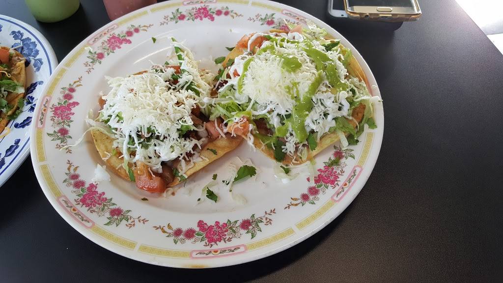 Taqueria Los Tres Hermanos | restaurant | 5555 NE Cully Blvd, Portland, OR 97218, USA | 9714076192 OR +1 971-407-6192