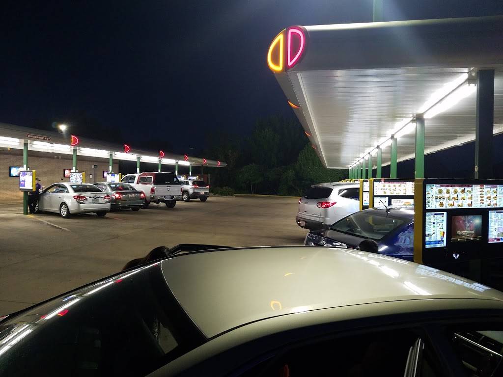 Sonic Drive-In | restaurant | 3250 Falls Pkwy, Branson, MO 65616, USA | 4173355054 OR +1 417-335-5054