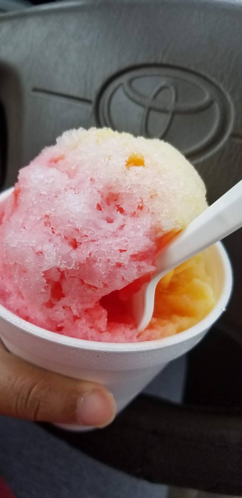Pelicans SnoBalls | restaurant | 2405 Randleman Rd, Greensboro, NC 27406, USA | 9199373971 OR +1 919-937-3971