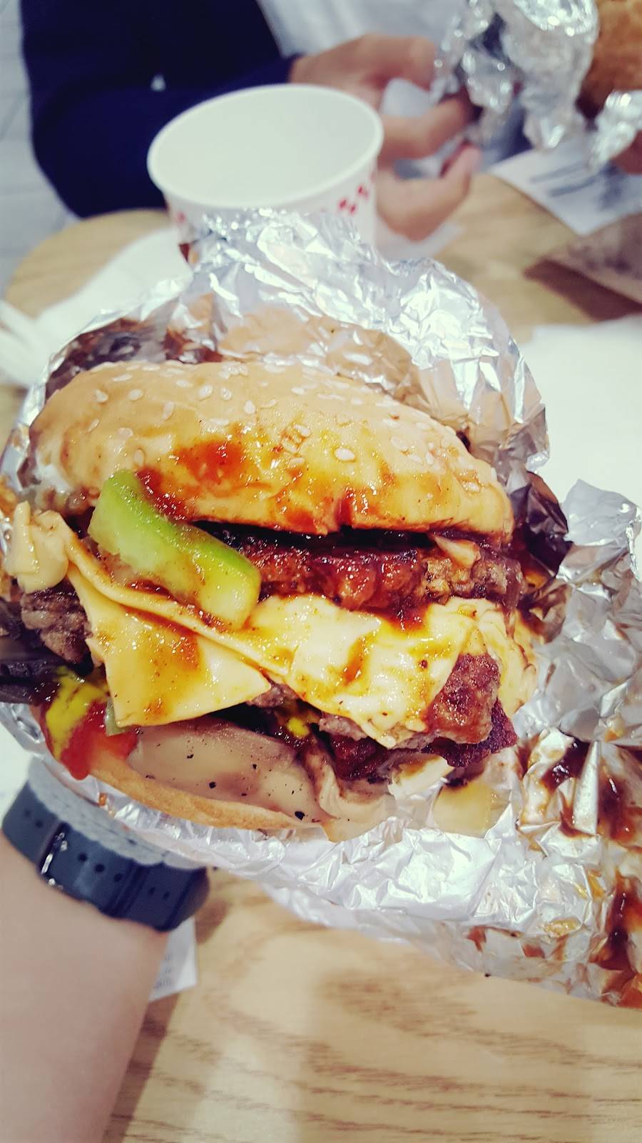 Five Guys | meal takeaway | 1527 Chestnut St, Philadelphia, PA 19102, USA | 2159721375 OR +1 215-972-1375