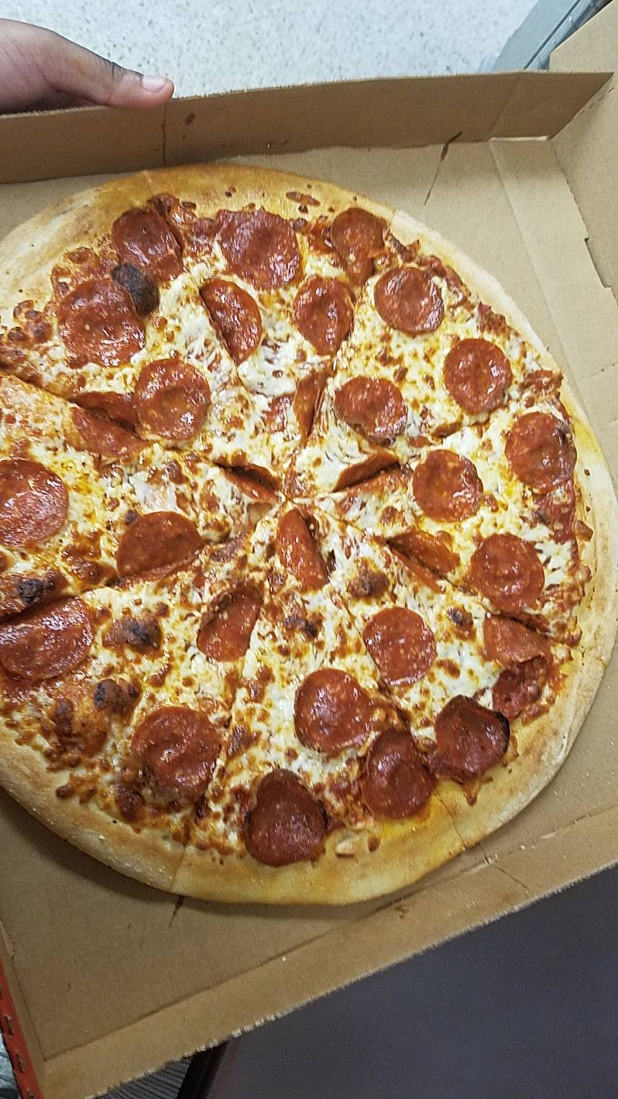 Little Caesars Pizza | meal takeaway | 24 Union St, Lynn, MA 01902, USA | 7817805727 OR +1 781-780-5727