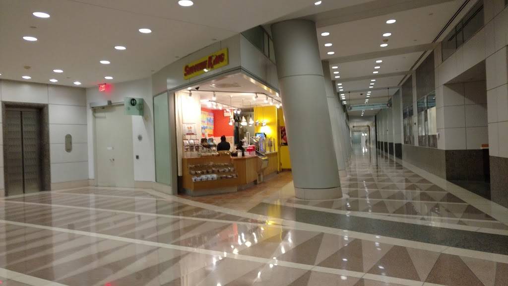 Smoothie King | restaurant | 1300 Pennsylvania Ave. FC 118, Ronald Reagan Bldg. and ITC Food Court, Washington, DC 20004, USA | 2022160699 OR +1 202-216-0699