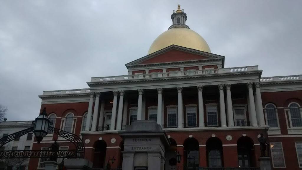 Cals Corner | restaurant | 1538 Smith St, North Providence, RI 02911, USA | 4013530443 OR +1 401-353-0443