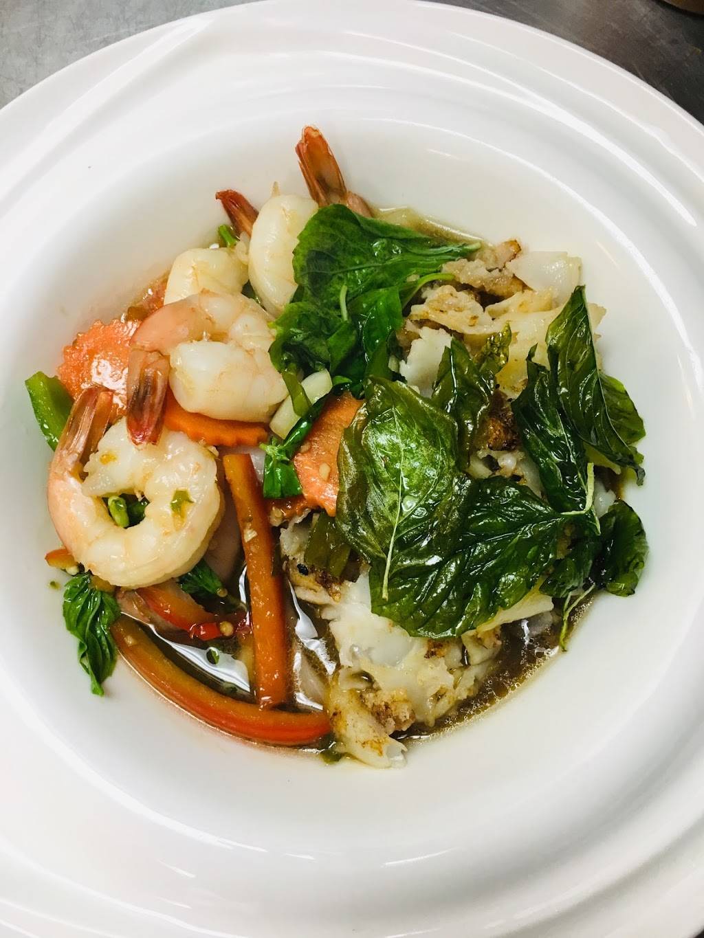 Shelton Thai Fusion Kitchen | restaurant | 509 Howe Ave, Shelton, CT 06484, USA | 2035138070 OR +1 203-513-8070