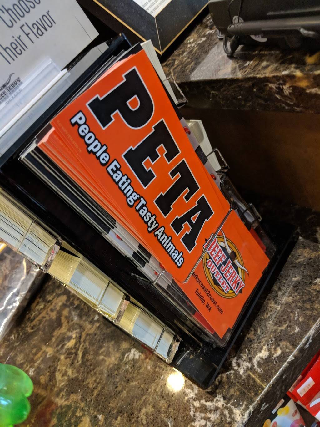 Beef Jerky Outlet | restaurant | 8825 34th Ave NE suite d, Marysville, WA 98271, USA | 3607162999 OR +1 360-716-2999