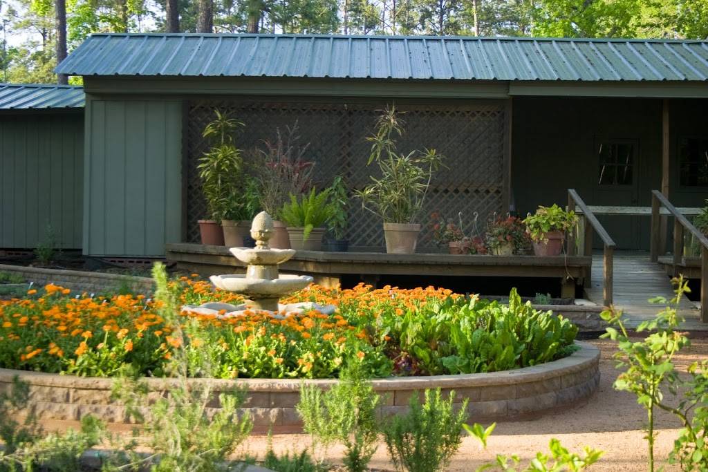 Hilltop Restaurant and Herb Garden | restaurant | 235 Chain-O-Lakes Resort, Cleveland, TX 77327, USA | 8323974008 OR +1 832-397-4008