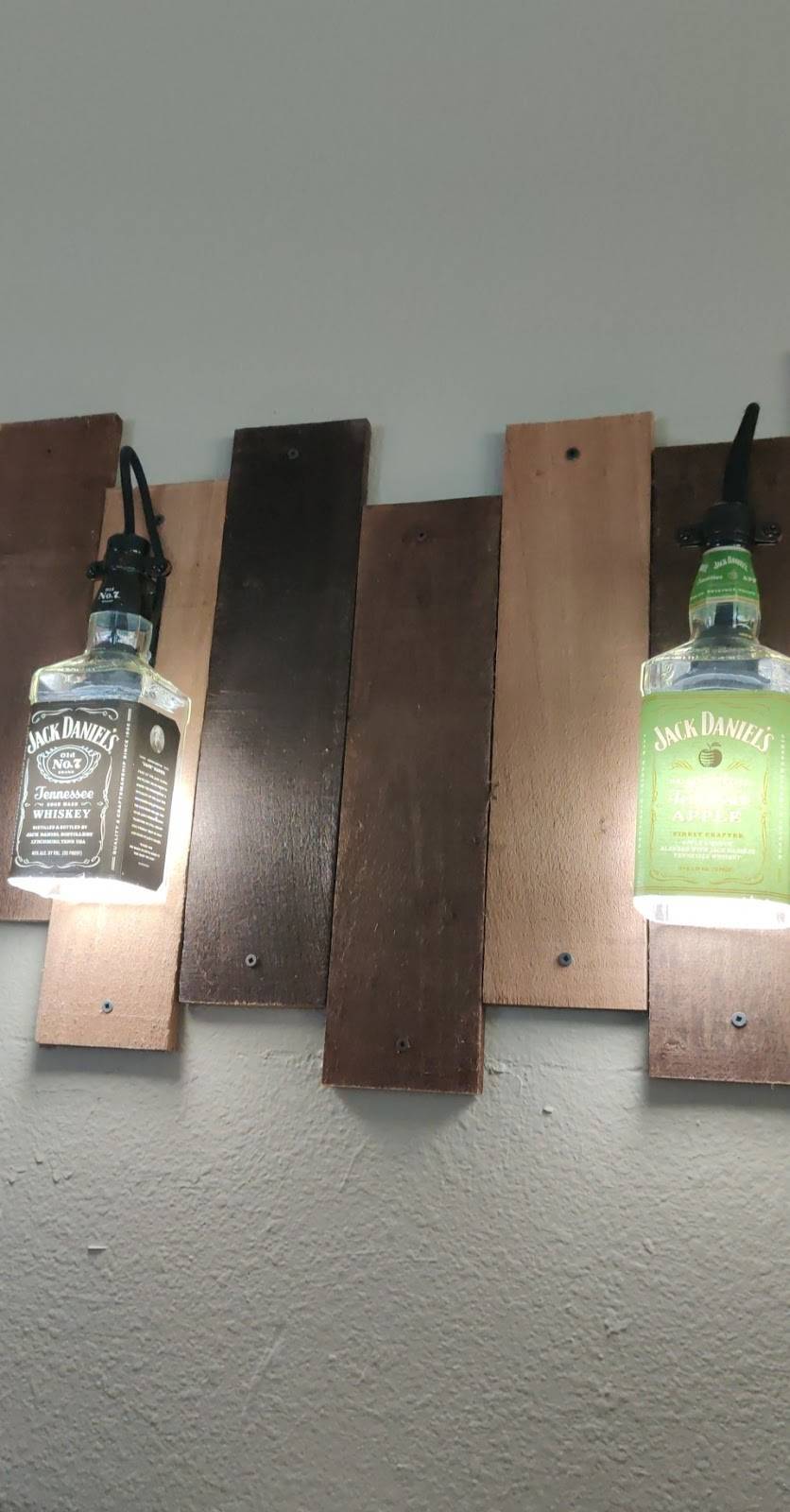 JCs Parkside Pub & Grill | restaurant | 4671 S Lake Dr, Cudahy, WI 53110, USA | 4142494734 OR +1 414-249-4734