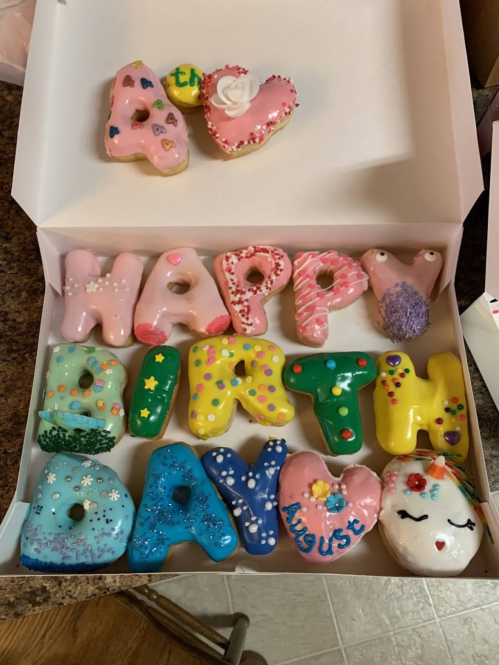 Donutland | restaurant | 574 Interstate Hwy 30, Royse City, TX 75189, USA | 4699847057 OR +1 469-984-7057