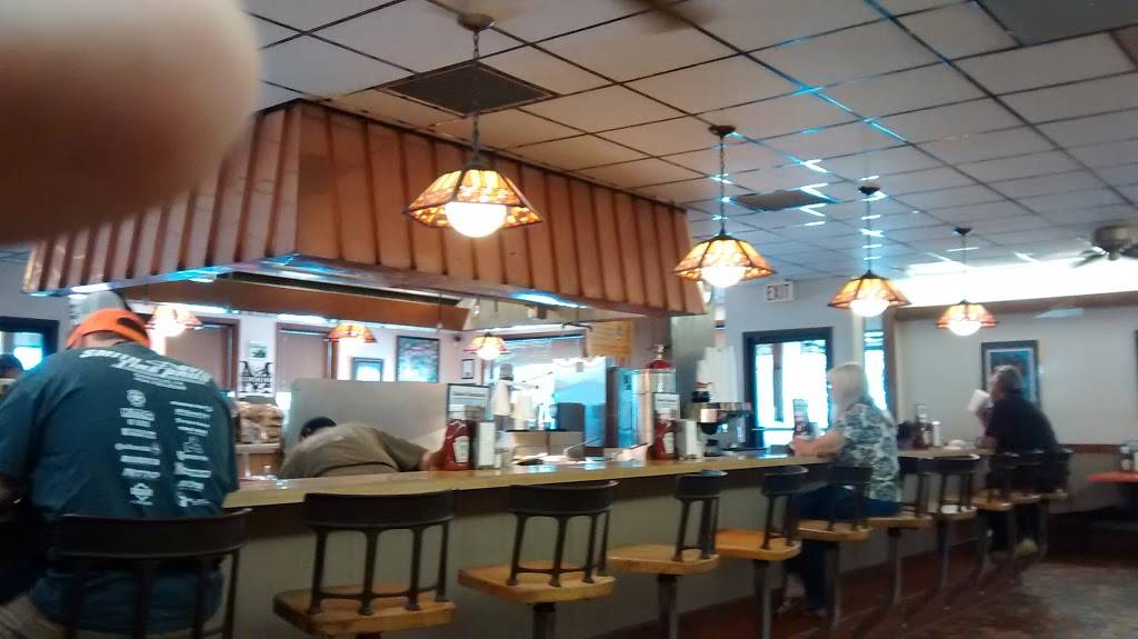 Rubens Restaurant | restaurant | 5000 Riverside Dr, Danville, VA 24541, USA | 4348222013 OR +1 434-822-2013