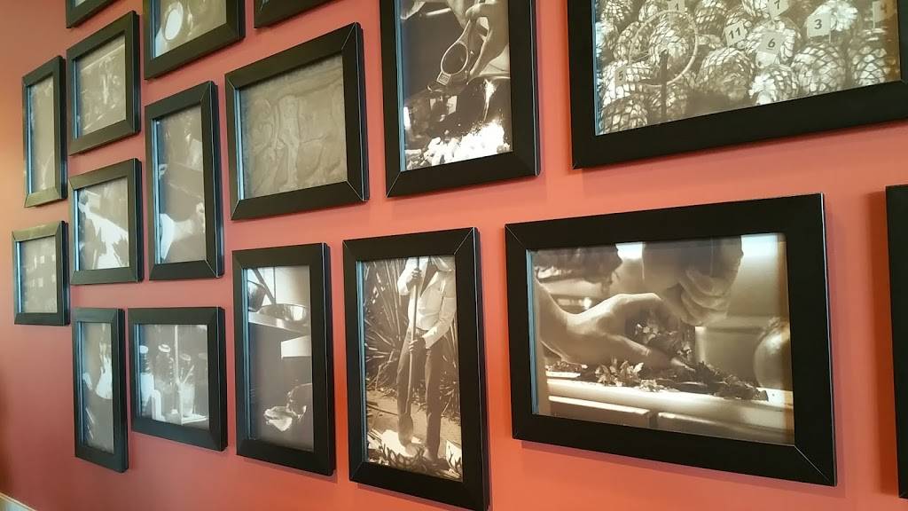 QDOBA Mexican Eats | restaurant | 500 Mall Rd Unit 103, Barboursville, WV 25504, USA | 3047363030 OR +1 304-736-3030