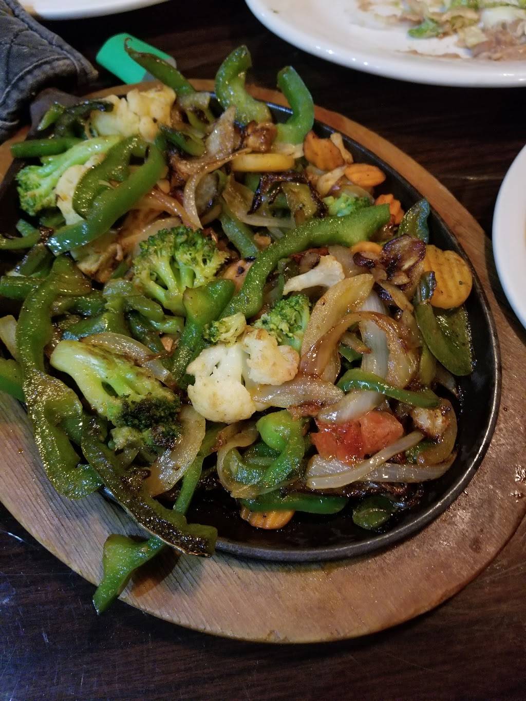 La Parrilla Fresh Mexican Bar & Grill | restaurant | 2615 Elm Hill Pike, Nashville, TN 37214, USA | 6156455832 OR +1 615-645-5832