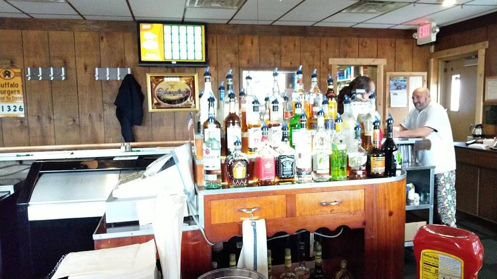 Hide-A-Way | restaurant | 4021 Mahoning Rd NE, Canton, OH 44705, USA | 3304524278 OR +1 330-452-4278