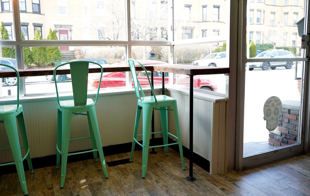 Dora Taqueria | restaurant | 112 Stoughton St, Dorchester, MA 02125, USA | 6173225353 OR +1 617-322-5353