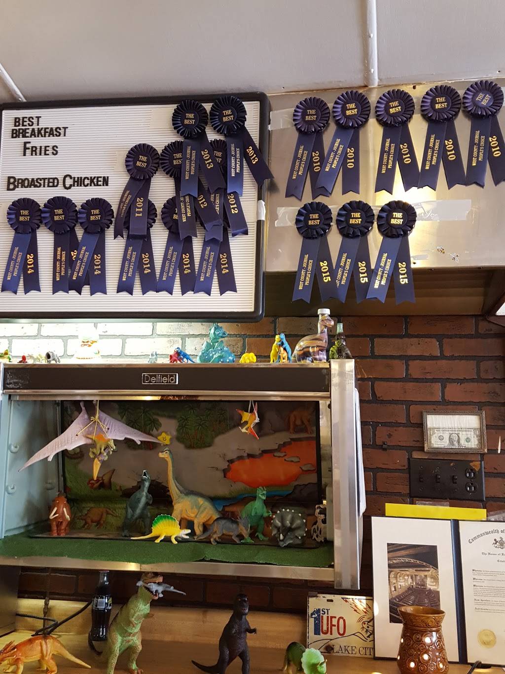 Girard Dinor | restaurant | 222 Main St W, Girard, PA 16417, USA | 8147744888 OR +1 814-774-4888