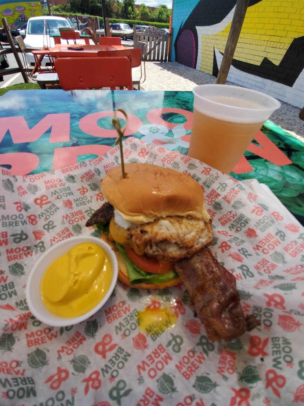 Moo & Brew | restaurant | 1300 Central Ave, Charlotte, NC 28205, USA | 9805854148 OR +1 980-585-4148