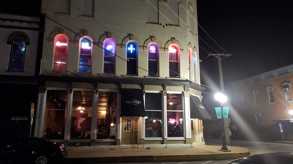 Magnolias Restaurant & Catering | restaurant | 130 N Lafayette St, Macomb, IL 61455, USA | 3098332725 OR +1 309-833-2725