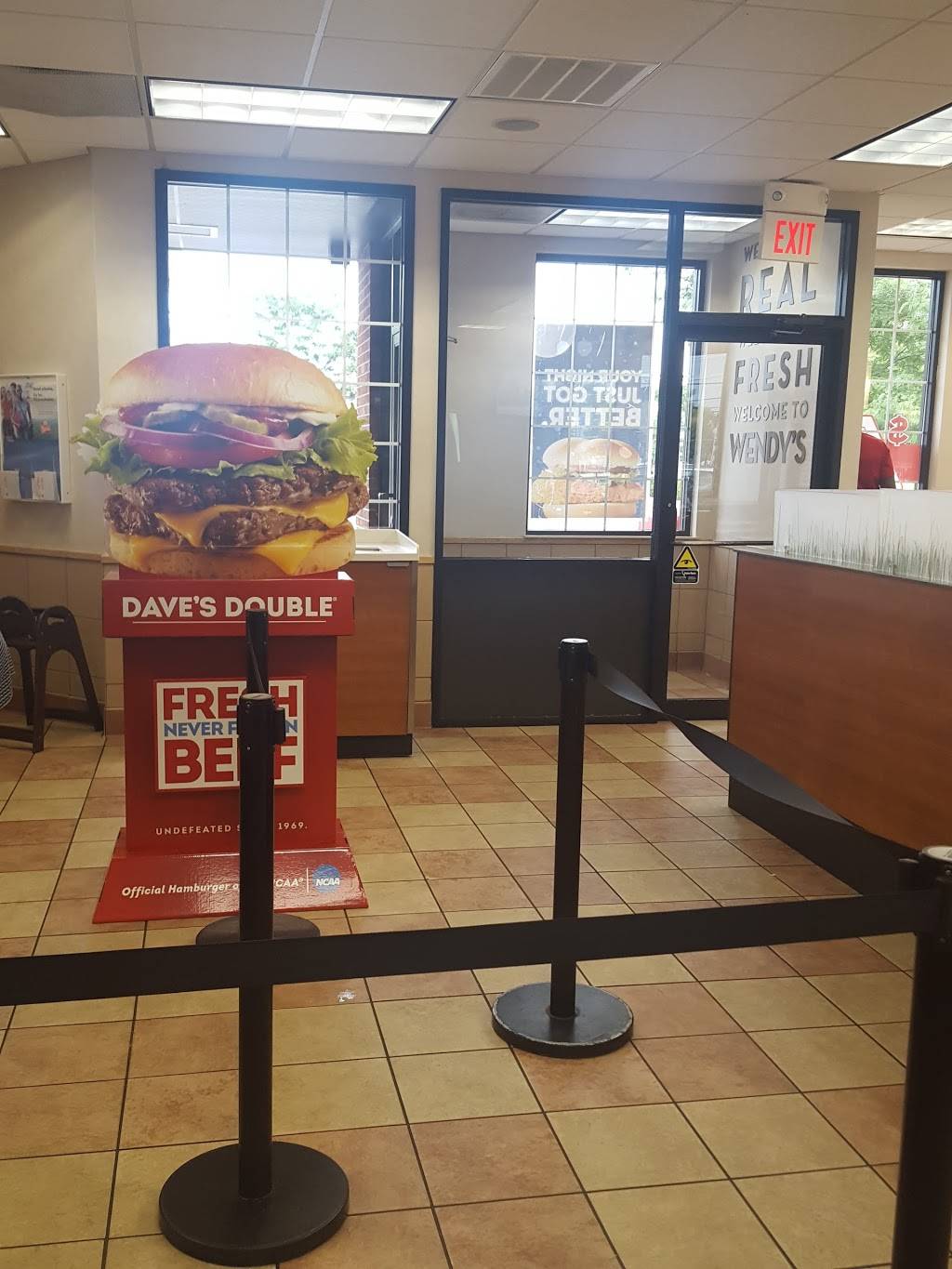 Wendys | restaurant | 2162 Fairfield Ave, Bridgeport, CT 06605, USA | 2033829689 OR +1 203-382-9689