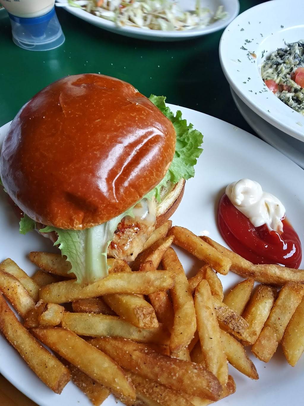 Gators Dockside Melbourne | restaurant | 4200 N Wickham Rd, Melbourne, FL 32935, USA | 3213393375 OR +1 321-339-3375