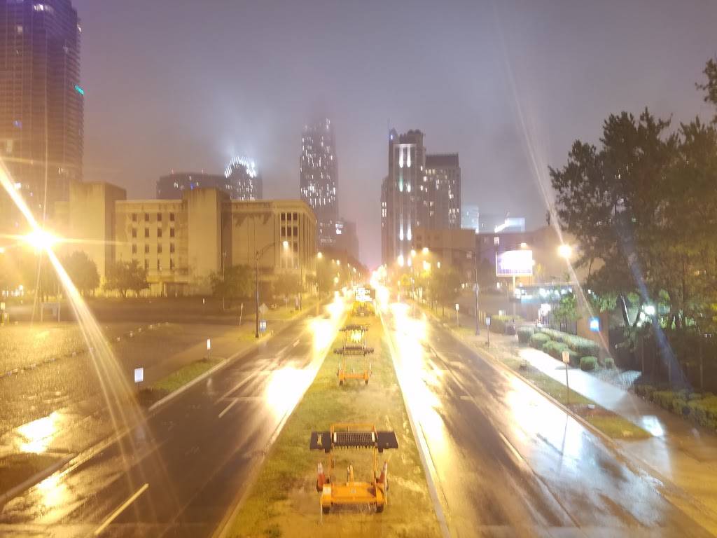 Pub At Gateway | restaurant | 710 W Trade St, Charlotte, NC 28202, USA | 7043339818 OR +1 704-333-9818