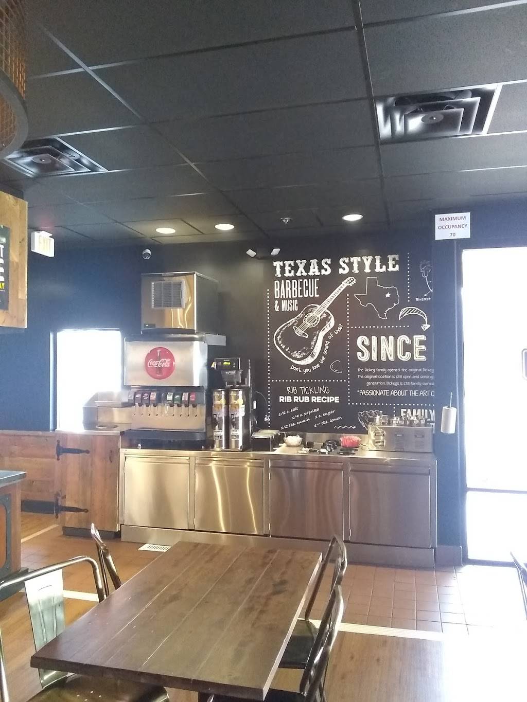 Dickeys Barbecue Pit | restaurant | 972 F Admiral Callaghan Ln, Vallejo, CA 94591, USA | 7075563255 OR +1 707-556-3255