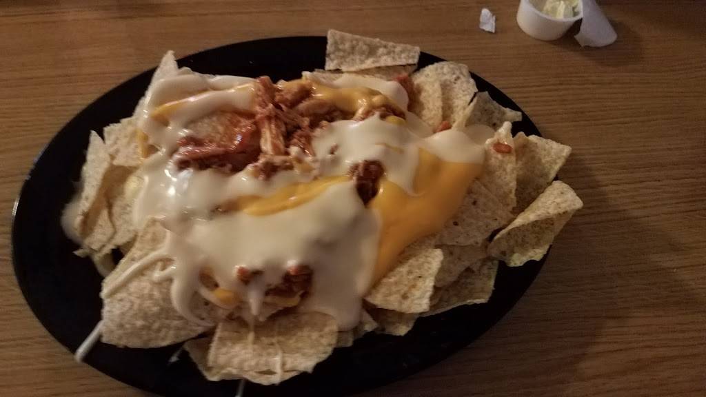 Alton Sports Tap | restaurant | 3812 College Ave, Alton, IL 62002, USA | 6184652539 OR +1 618-465-2539