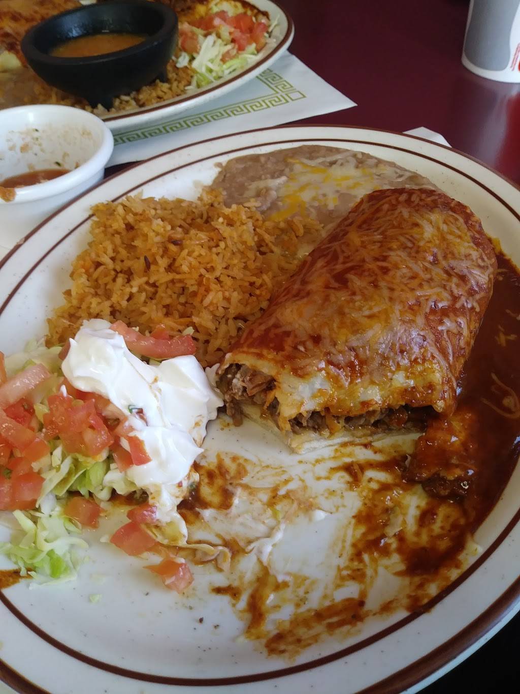 Nicos Restaurant | restaurant | 1458 West North Temple, Salt Lake City, UT 84116, USA | 8013640363 OR +1 801-364-0363