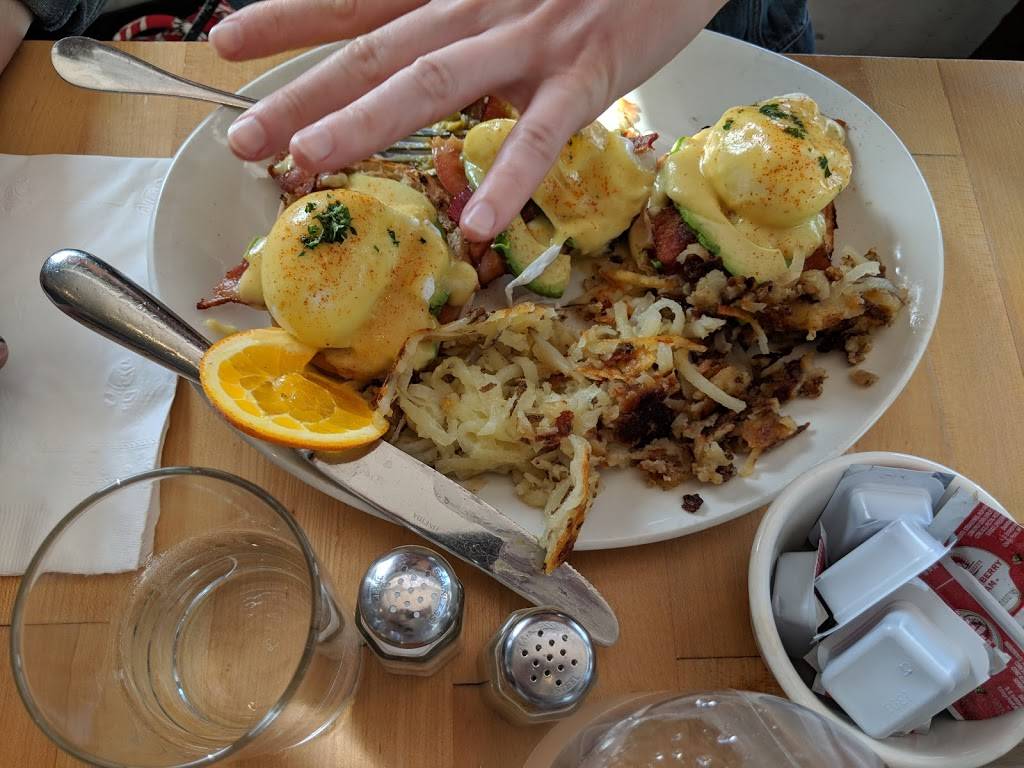 Breakfast At Tiffanys | restaurant | 2499 San Bruno Ave, San Francisco, CA 94134, USA | 4154688805 OR +1 415-468-8805