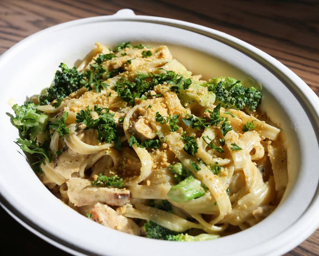 Healthy Junk at the House | restaurant | 440 S Anaheim Blvd #209B, Anaheim, CA 92805, USA | 7148335768 OR +1 714-833-5768