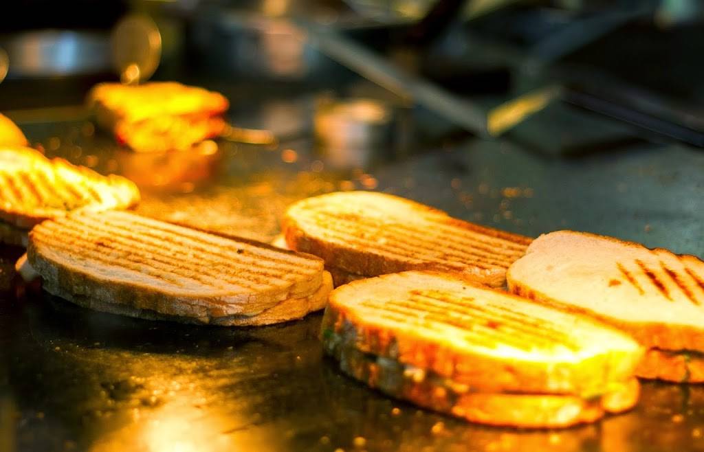 La Tapenade | restaurant | 10701 Lambert International Blvd, St. Louis, MO 63145, USA | 3144293400 OR +1 314-429-3400