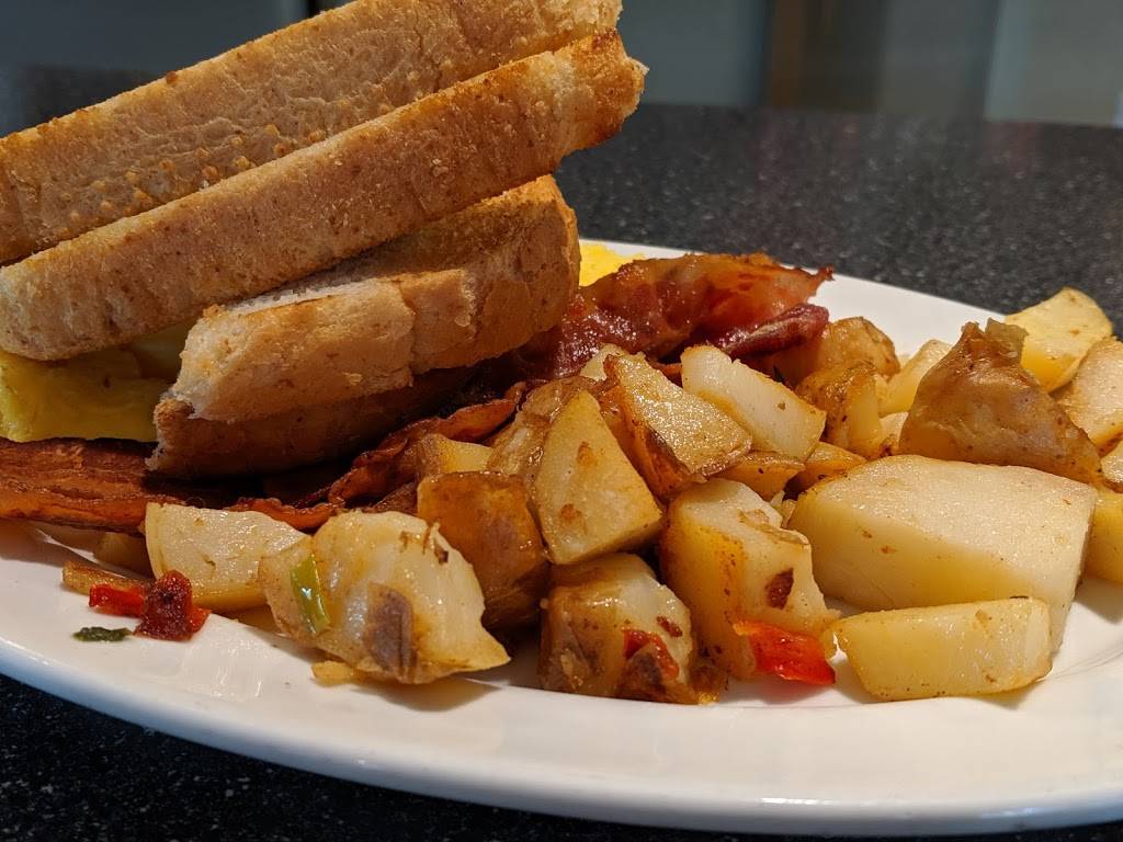 The Crossroads | restaurant | 101 W Plum St, Edinboro, PA 16412, USA | 8142734242 OR +1 814-273-4242